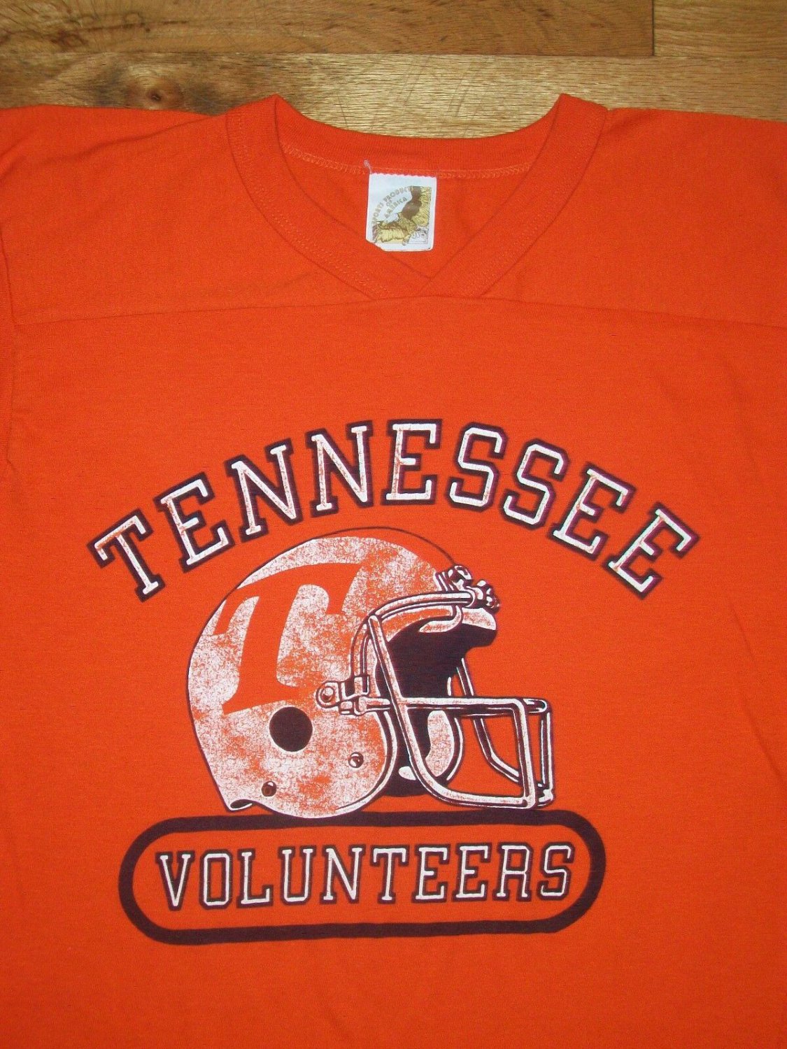 vintage 70s 80s TENNESSEE VOLUNTEERS COLLEGE FOOTBALL TEAM t shirt Small petite