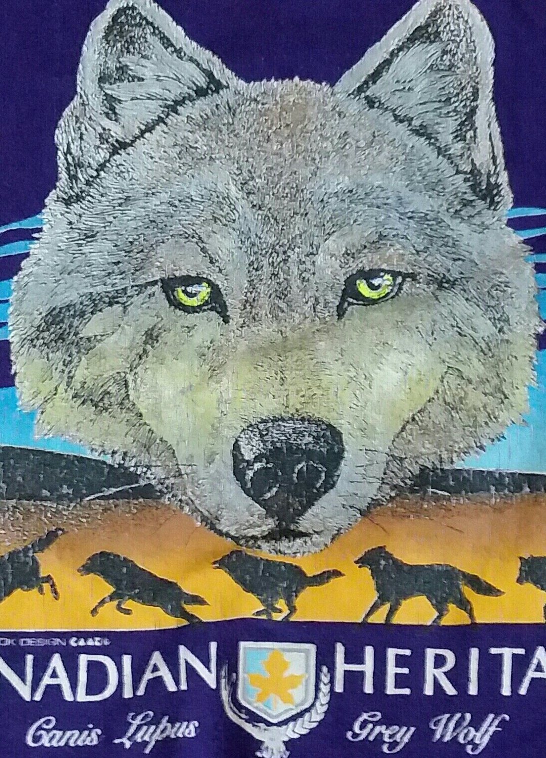 Grey Wolf Canada Hertiage Sweatshirt M vintage t shirt outdoor dog animal