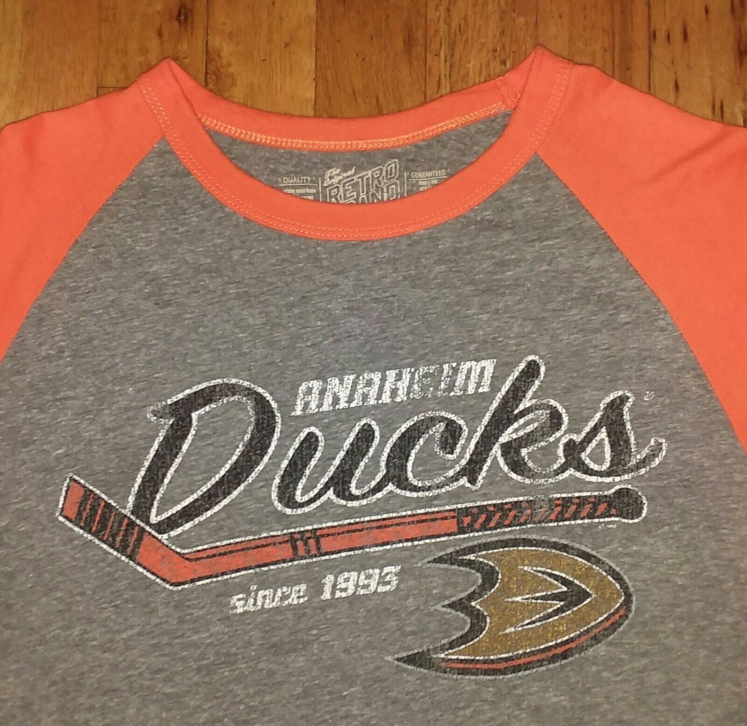 Anaheim Ducks Hockey Team vintage style jersey t shirt L cot/poly retro brand