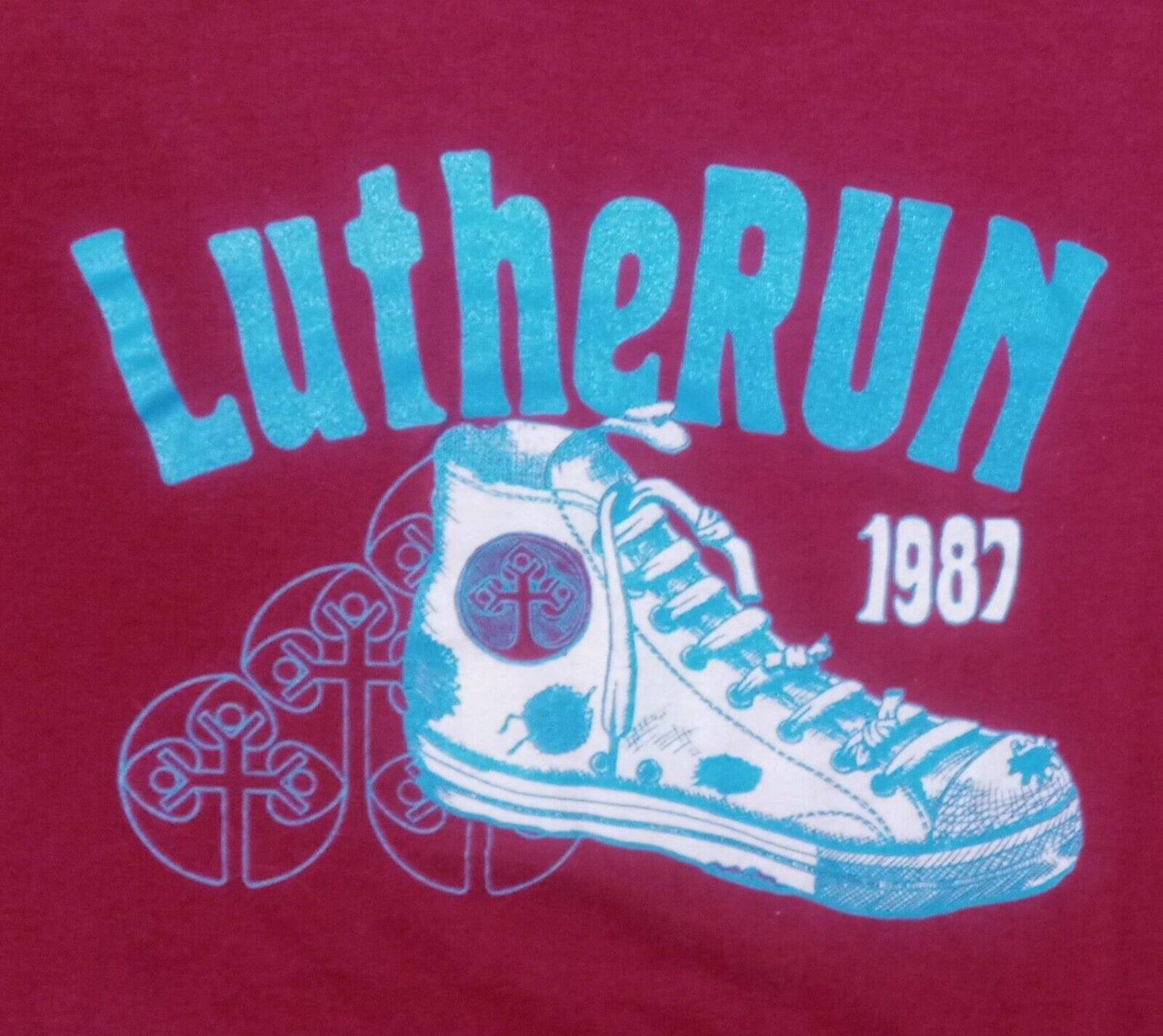 vintage 80s single stitch tennis shoes marathon Lutheran Lutherun t shirt L