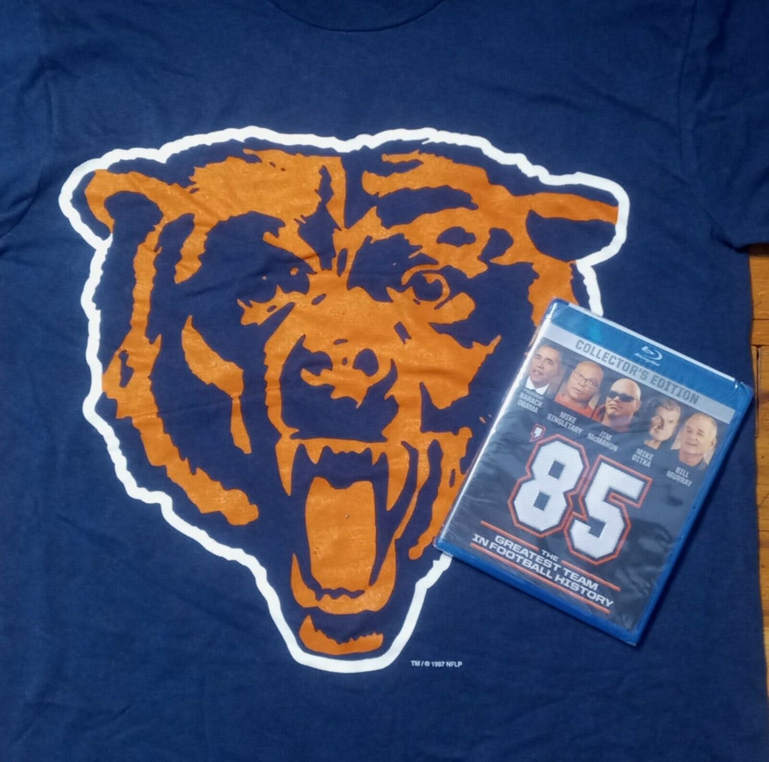 vintage single stitch Chicago Bears  t shirt and blu-ray 85 greatest team DVD