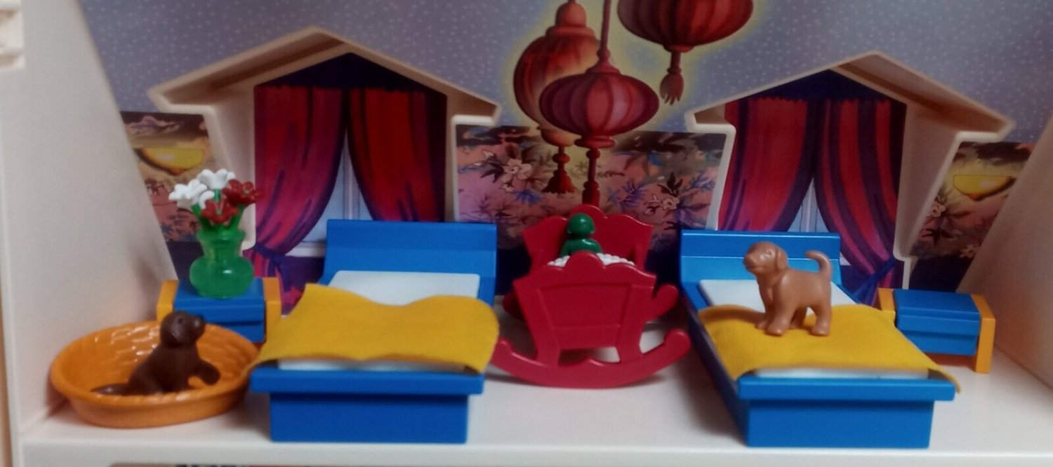 Playmobil  Bedroom Set Bed End table Crib Flowers Dog Basket Dollhouse Furniture