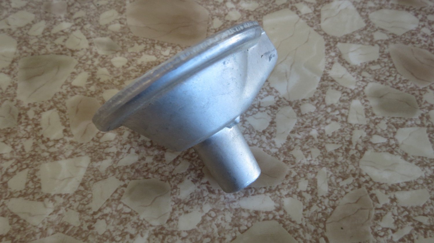 NOS OEM Harley Oil Filter Mount, OEM 2635085A FXR/FLT/Softail