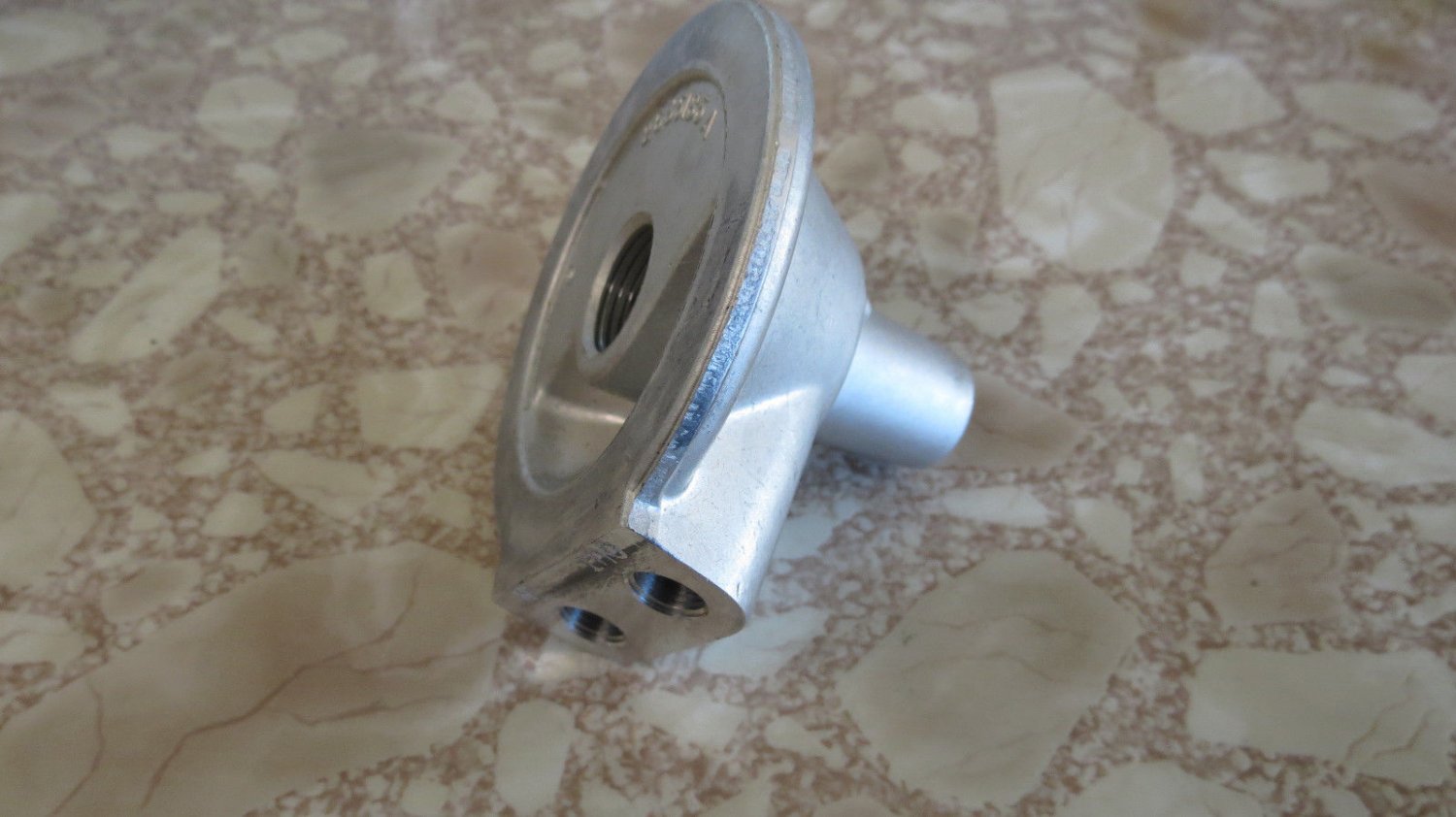 NOS OEM Harley Oil Filter Mount, OEM 2635085A FXR/FLT/Softail