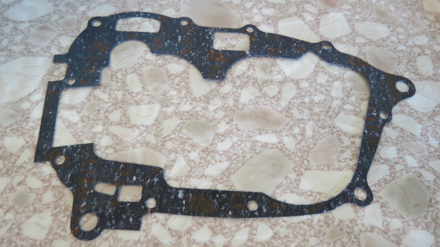 NOS Genuine NEW HONDA QA 50 OEM 11191081000 CRANKCASE Center GASKET