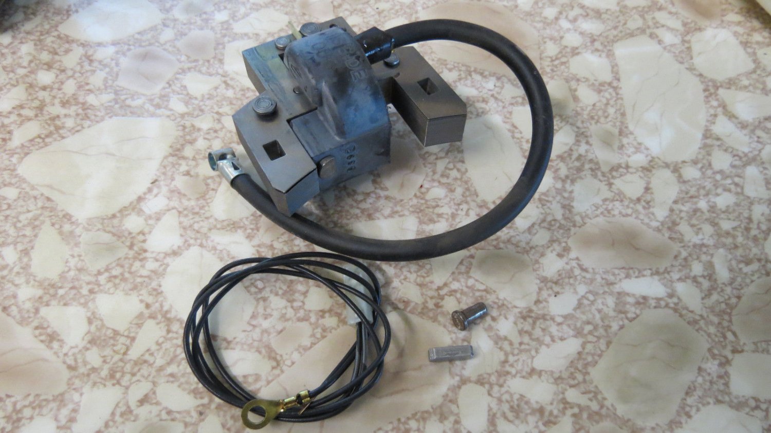 GENUINE OEM BRIGGS & STRATTON PART 397358 IGNITION COIL;