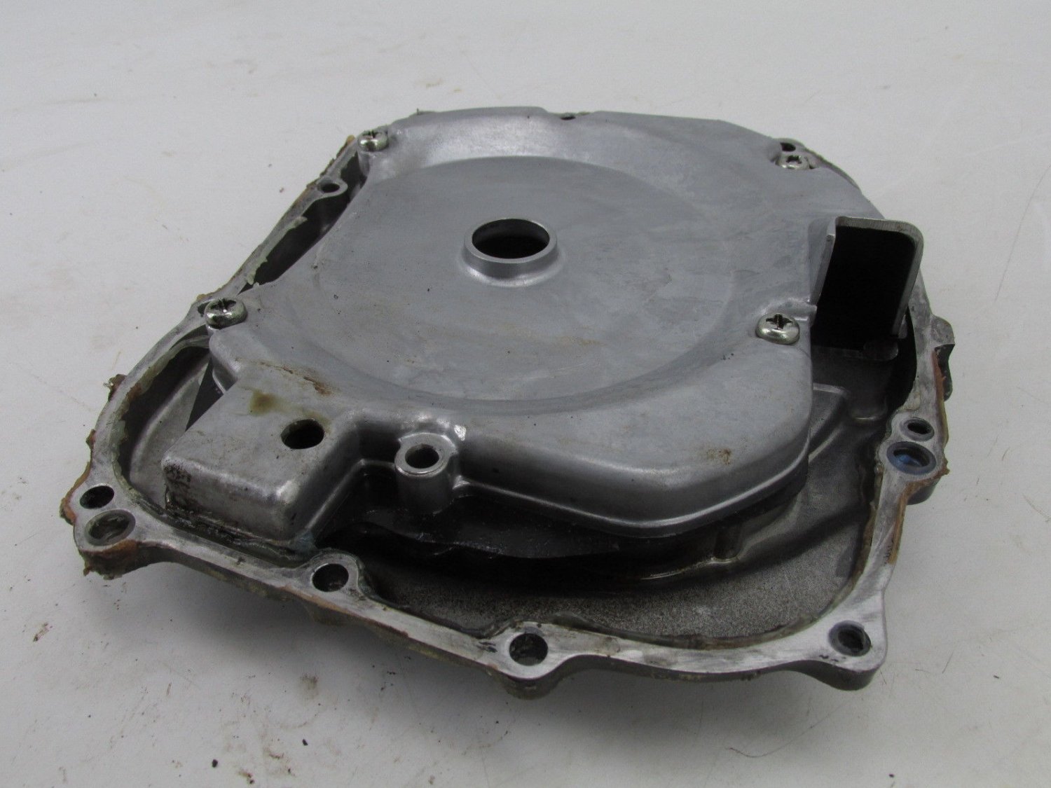 YAMAHA FZ700 RIGHT ENGINE CLUTCH COVER fzr750 fz750 1987 1988 FZX700 FAZER