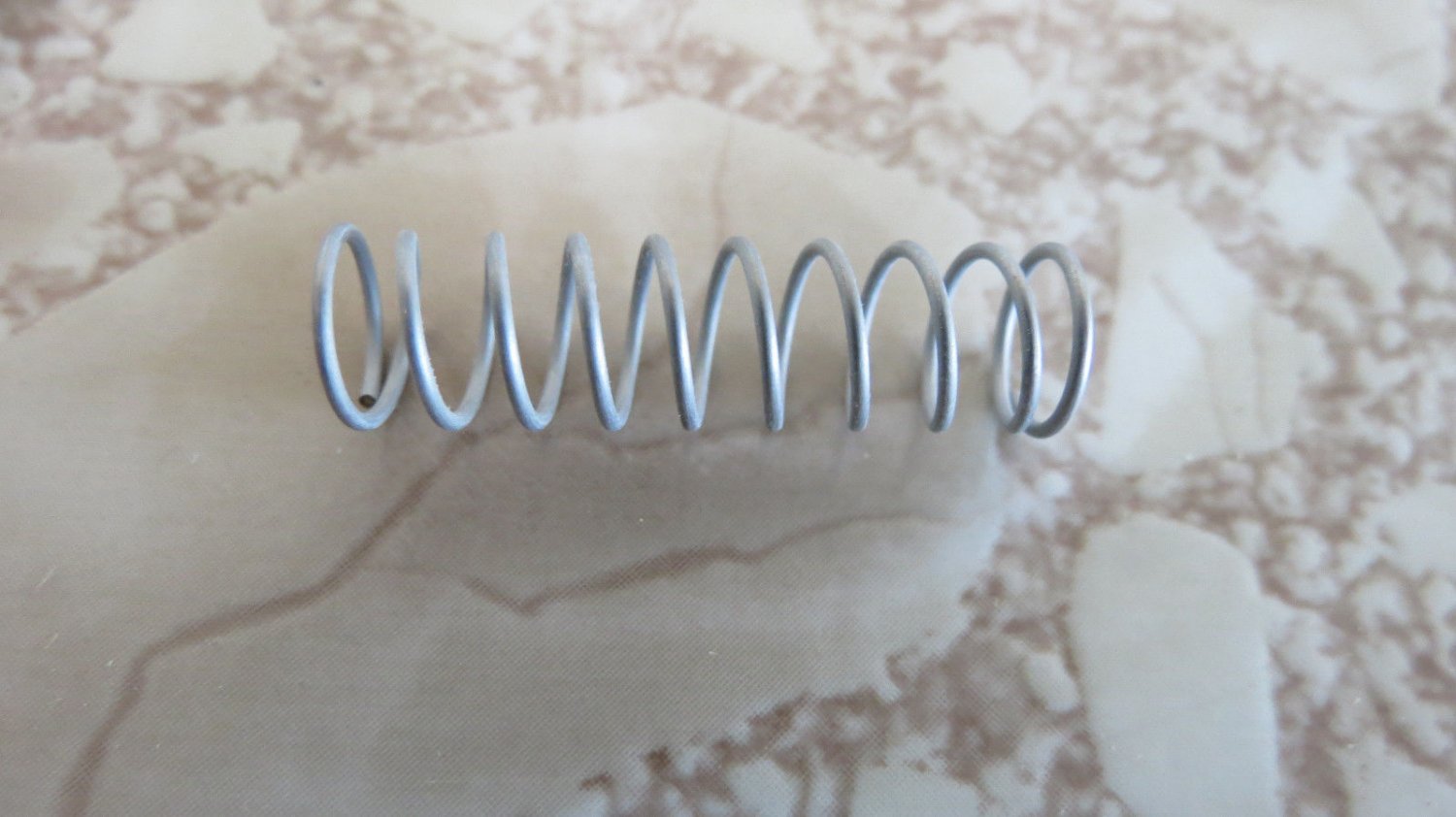 OMC NEW OEM SPRING NOS 302993