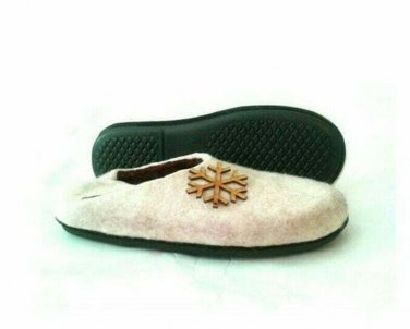 US 10.5 Woman Wool Felt slippers * Handmade house shoes * Wood snowflakes