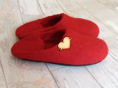 Red slippers US6.5 with heart * Wool slippers for women * Handmade house shoes