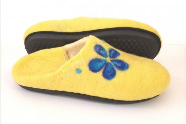 US 6.5 Woman slippers * Wool slippers Flowers * Handmade house shoes