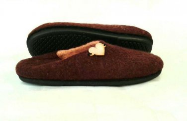 US 10.5 Woman Wool Felt slippers * Handmade house shoes * Brown * Heart