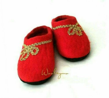 US 10.5 Woman Wool Felt slippers * Handmade house shoes * gold details