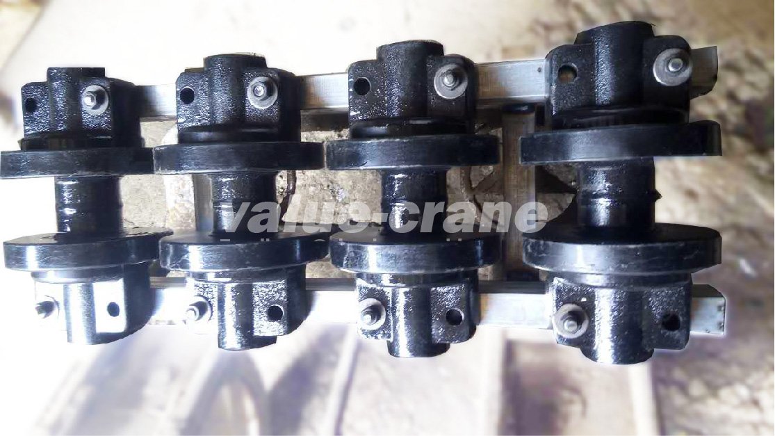 CKS800 track roller forging bottom roller for crawler crane .