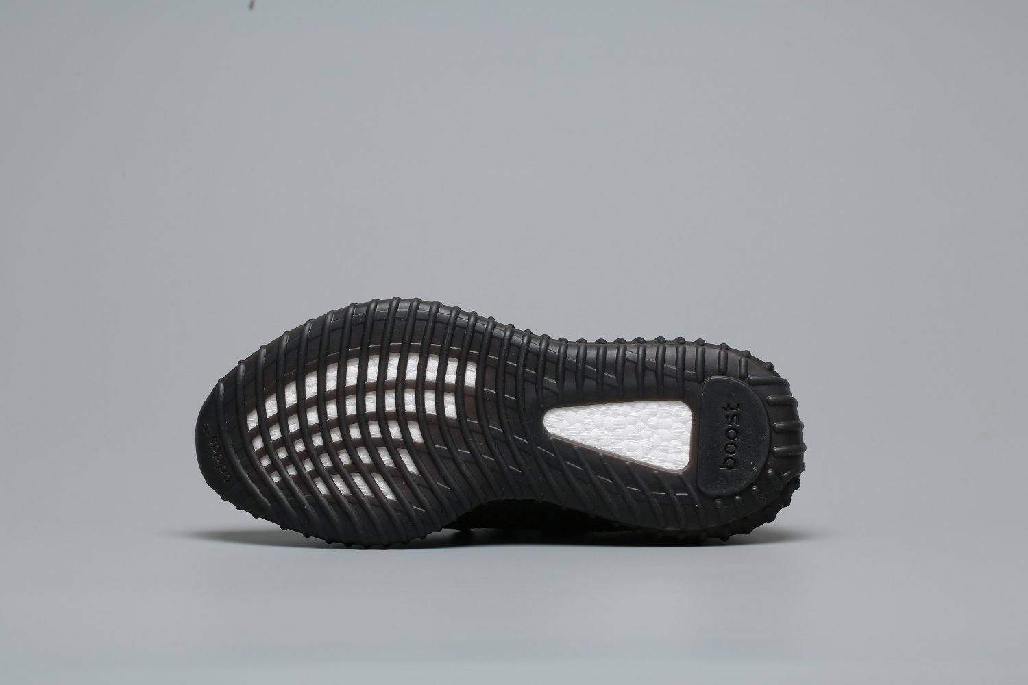 yeezy running shoes womens