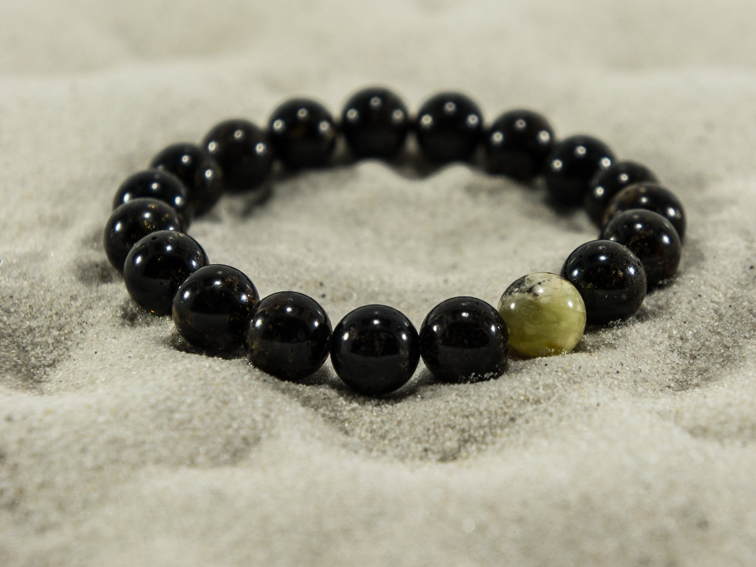 Dark and ivory amber bracelet