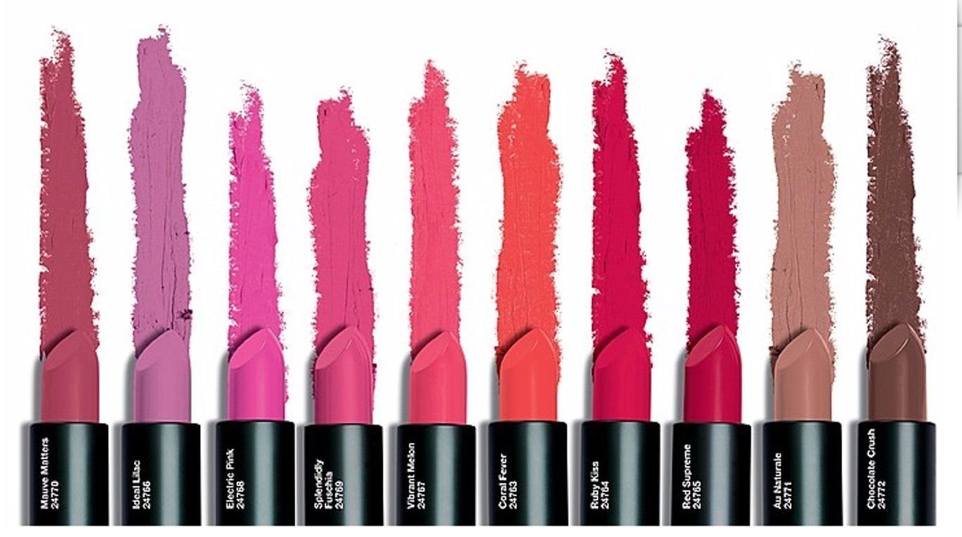 Color matte. True Colour Lipstick эйвон. Губная помада Avon true Color perfectly Matte Lipstick. Avon true Colour помада. Avon Color Matte.