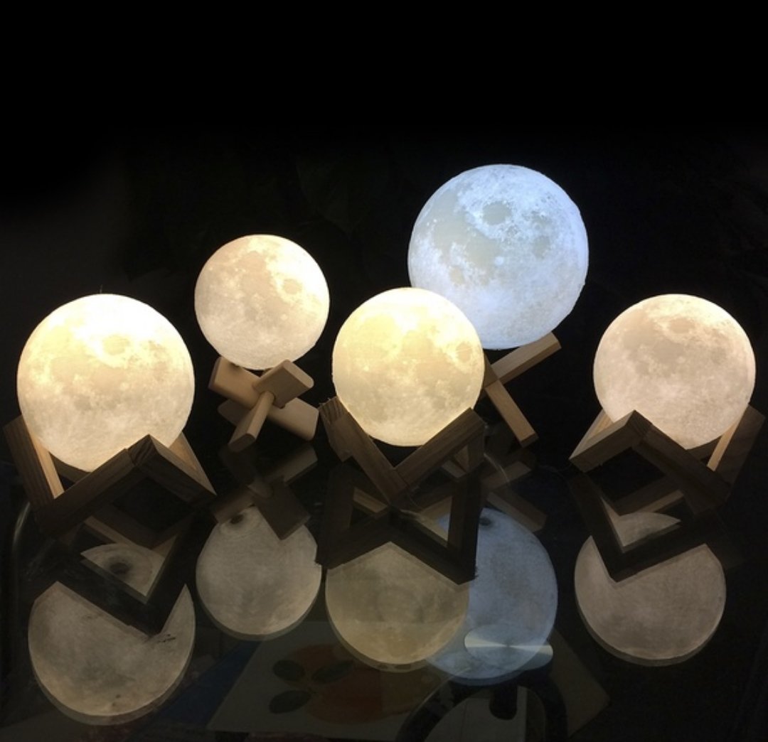 3D Creative Moon Shape LED Lamp - Touch Sensor & USB Chargeable Battery