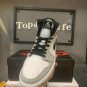 Air Jordan 1 Mid 'Light Smoke Grey'