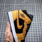 NIKE Air Jordan 1 Mid Desert Ochre
