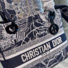 Romantic Paris Dior Medium D-Lite bag Motif Black White Style D2340