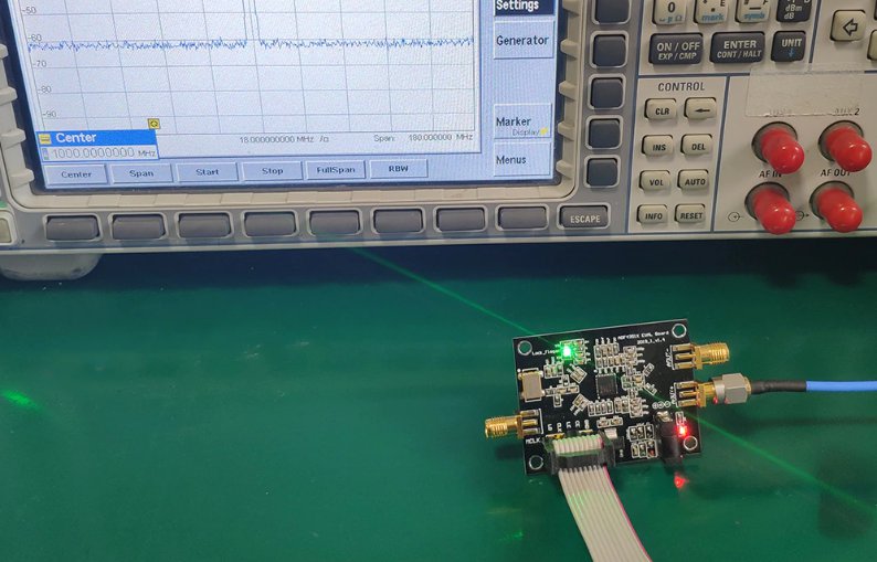 Signal Source Frequency Board 35M-4.4GHz ADF4351 Signal Generator Synthesizer