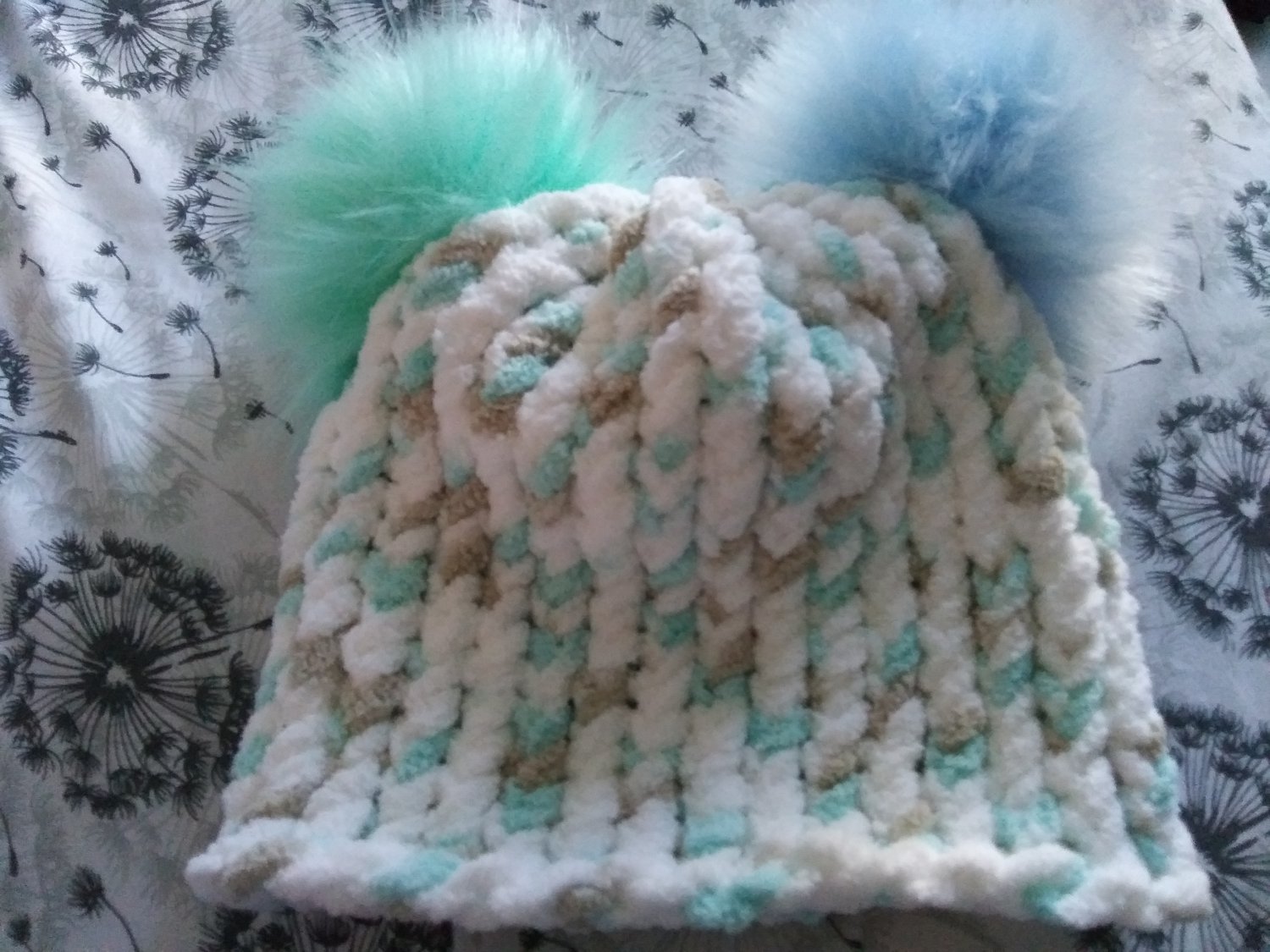 Reversable children's beanie