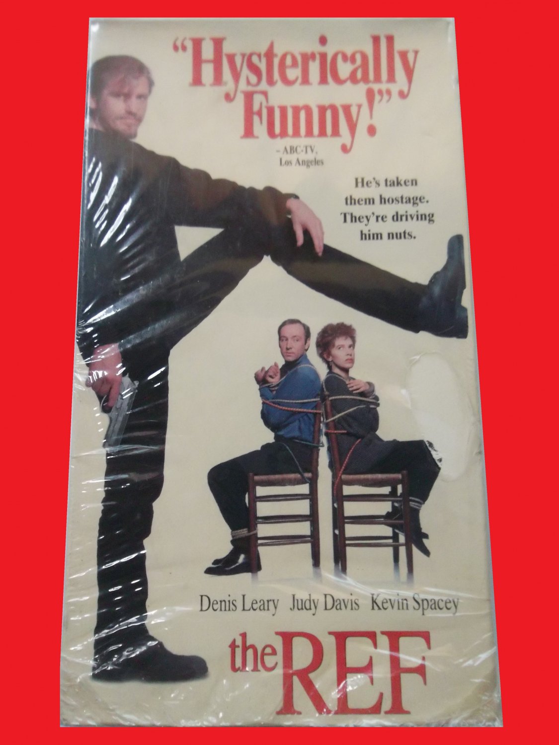 THE REF (VHS, FAST SHIPPING!) DENIS LEARY (COMEDY/THRILLER), PLUS FREE GIFT