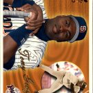 2000 Aurora 125 Tony Gwynn 2000 Aurora 125 Tony Gwynn