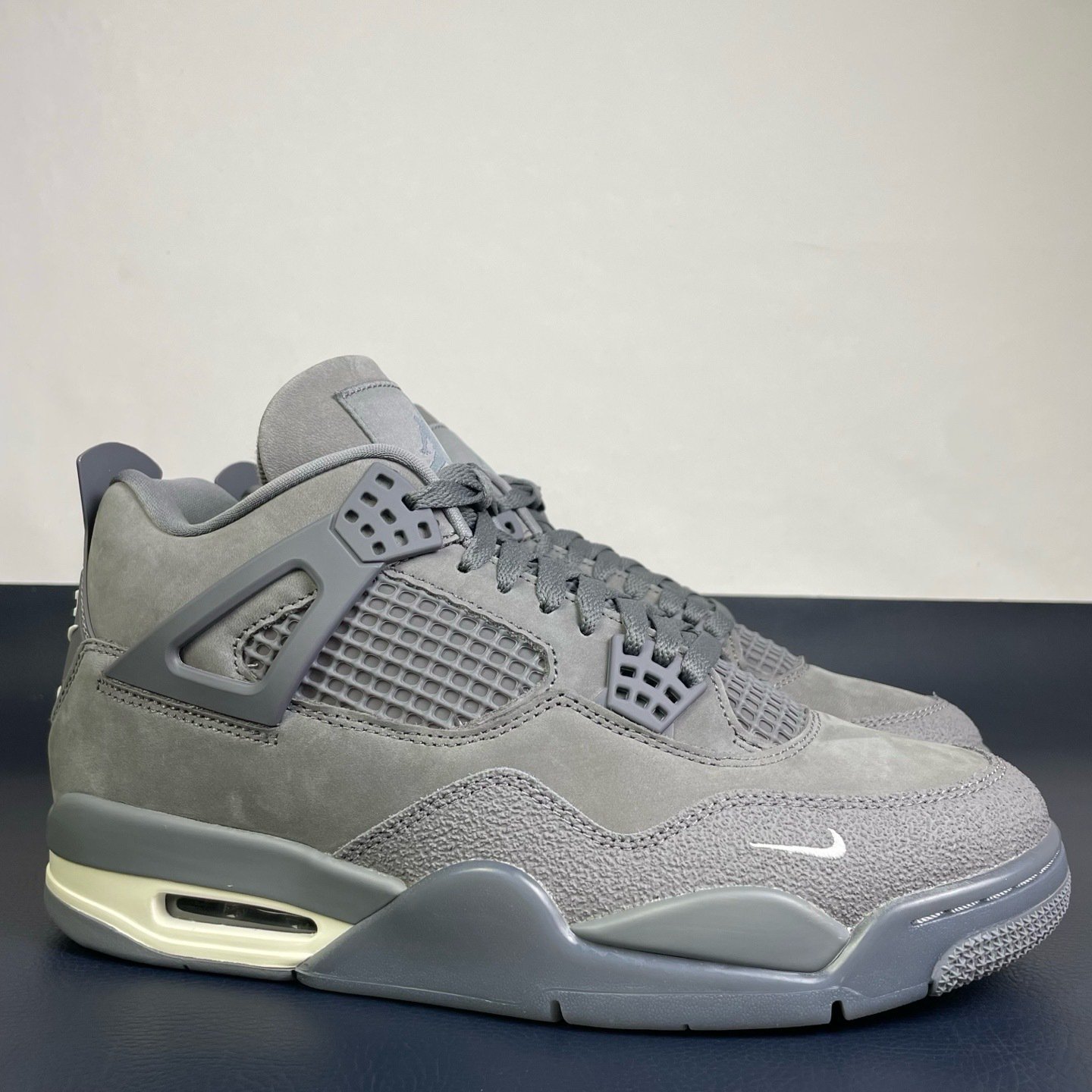 unisex jumpman jordan four SE Retro Smoke Grey athletic fashion basketball sneakers with shoes box