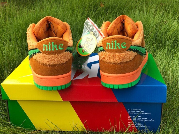 dunk low orange bear