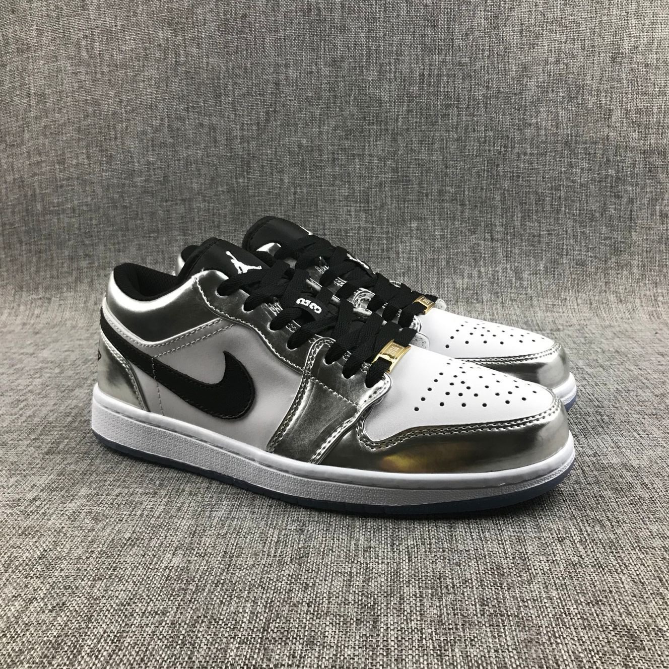 Air Jordan 1 Low Silver Toe
