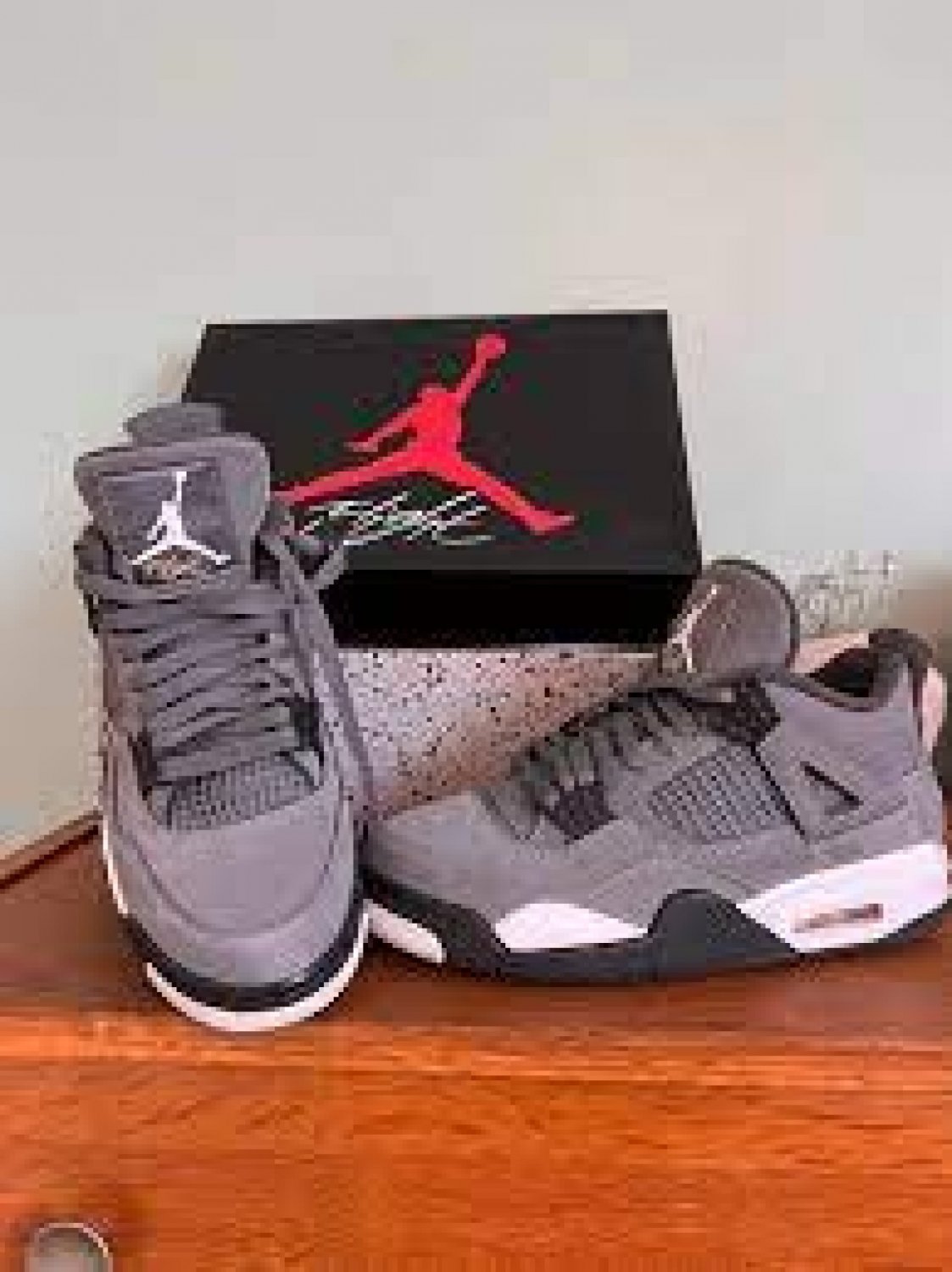 Jordan 4 Grey