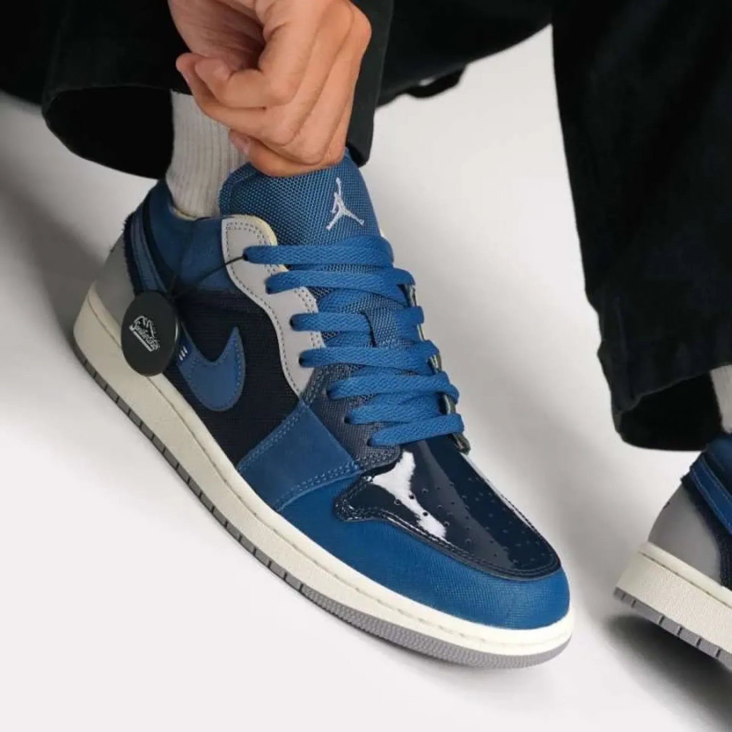 Jordan 1 Low SE Craft Inside Out Obsidian