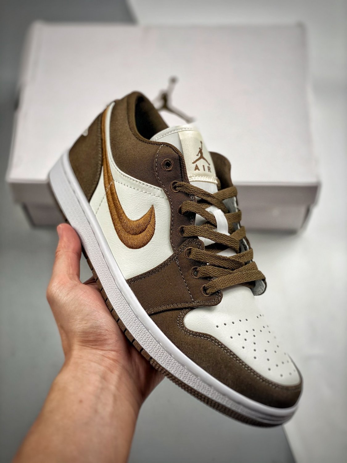 Jordan 1 Low SE Light Olive