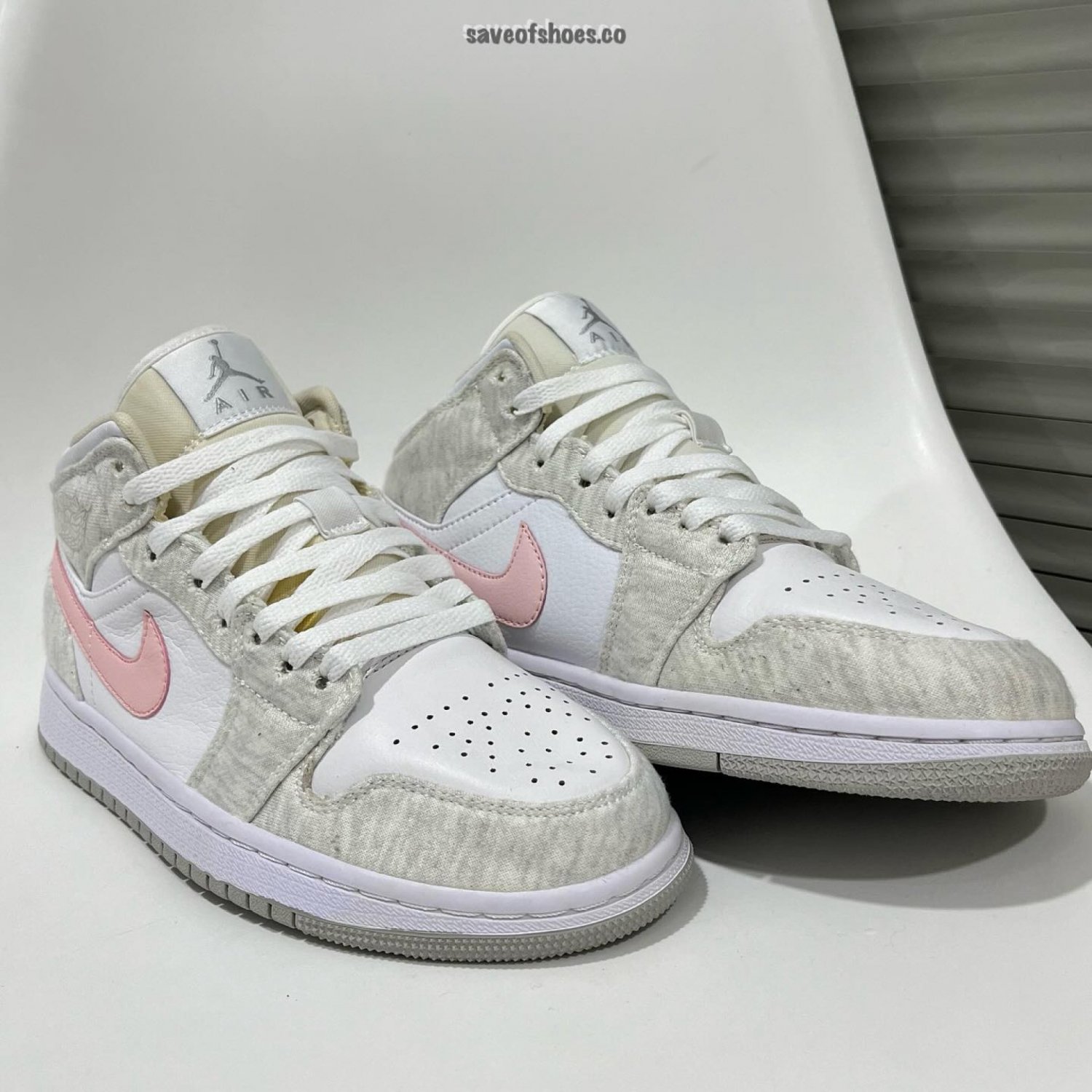 Jordan 1 Mid &acirc;��Light Iron Ore&acirc;��