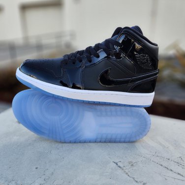 Jordan 1 Mid SE “Space Jam”