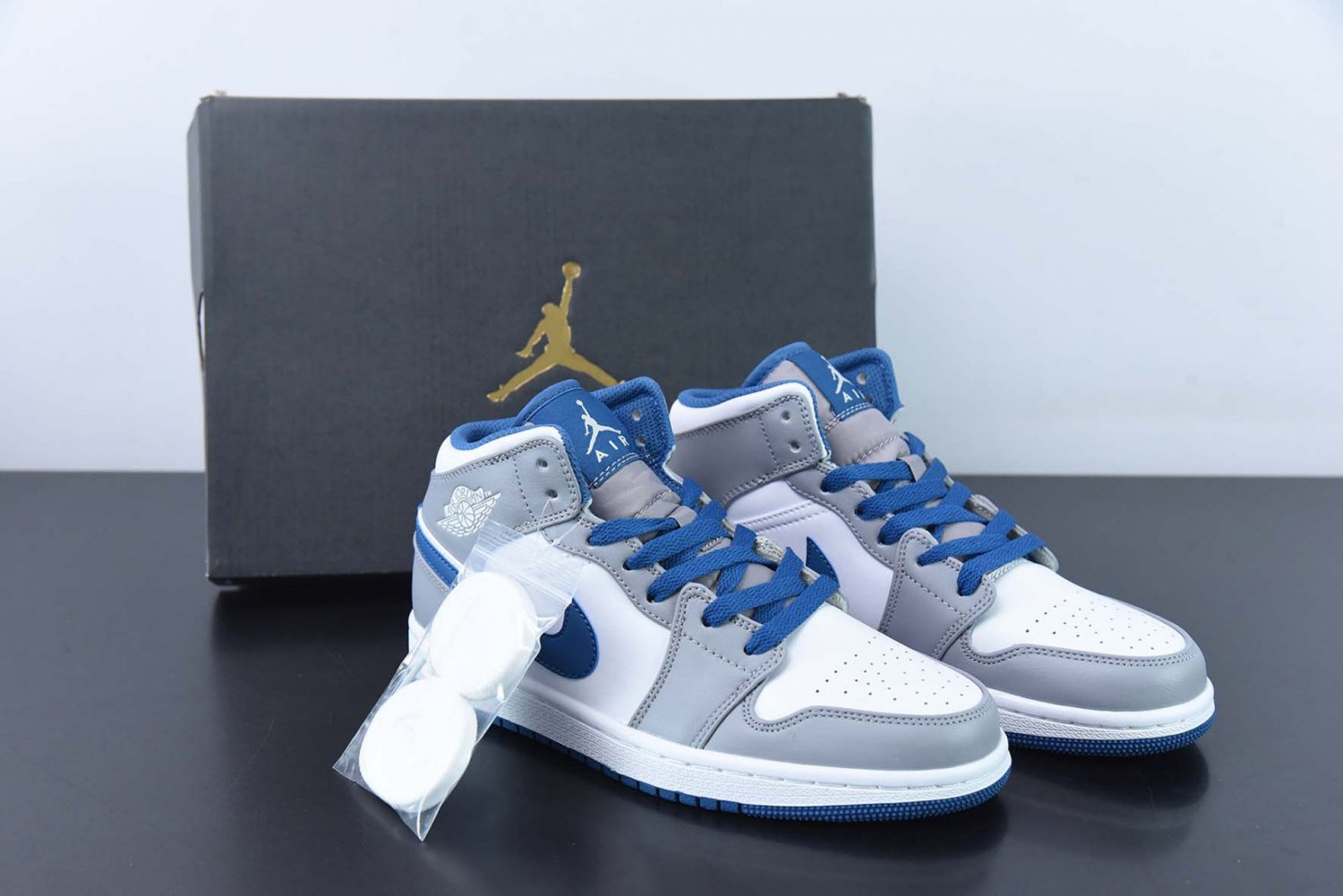 Jordan 1 Mid True Blue