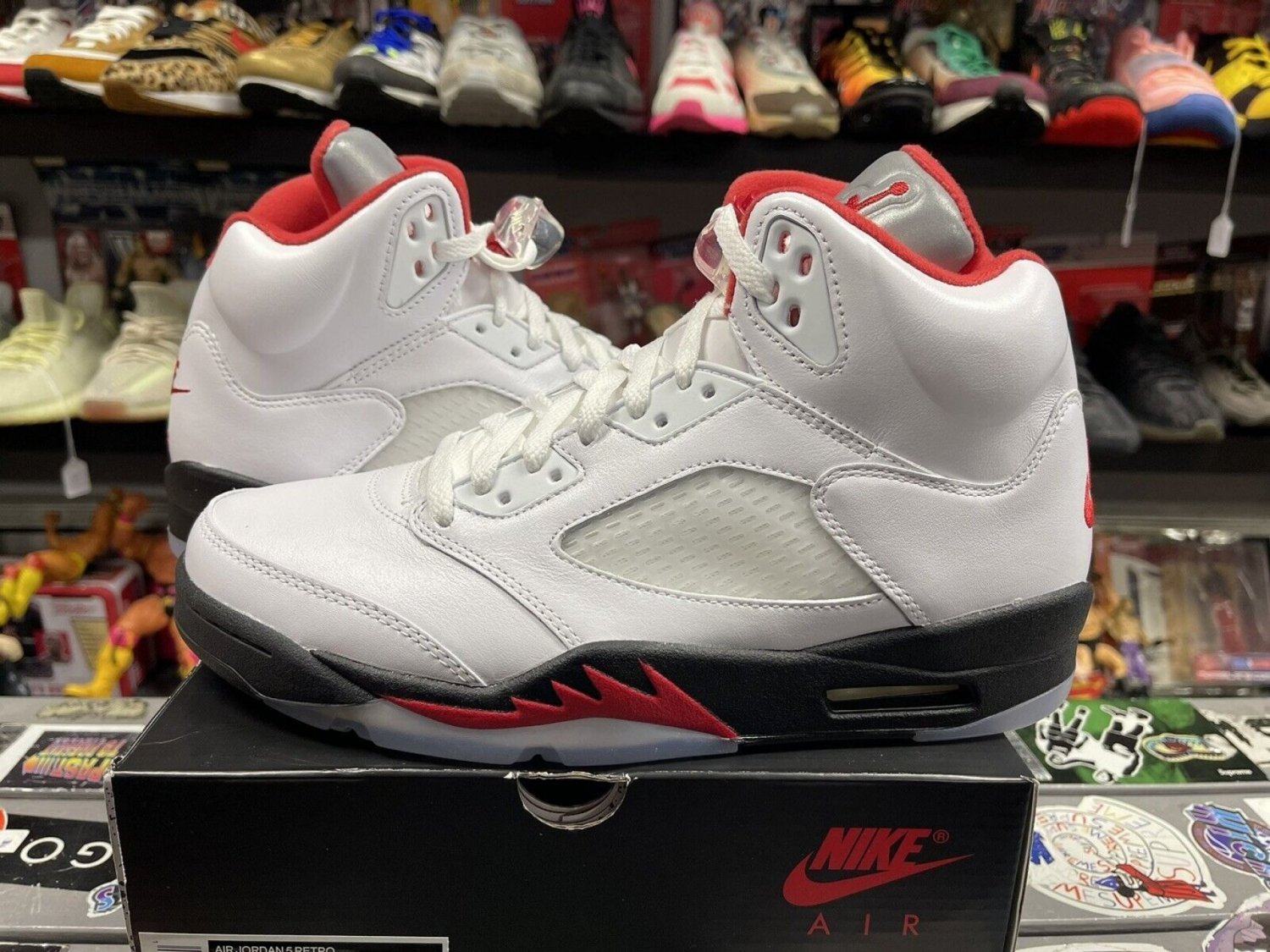Jordan 5 &acirc;��Fire Red&acirc;��