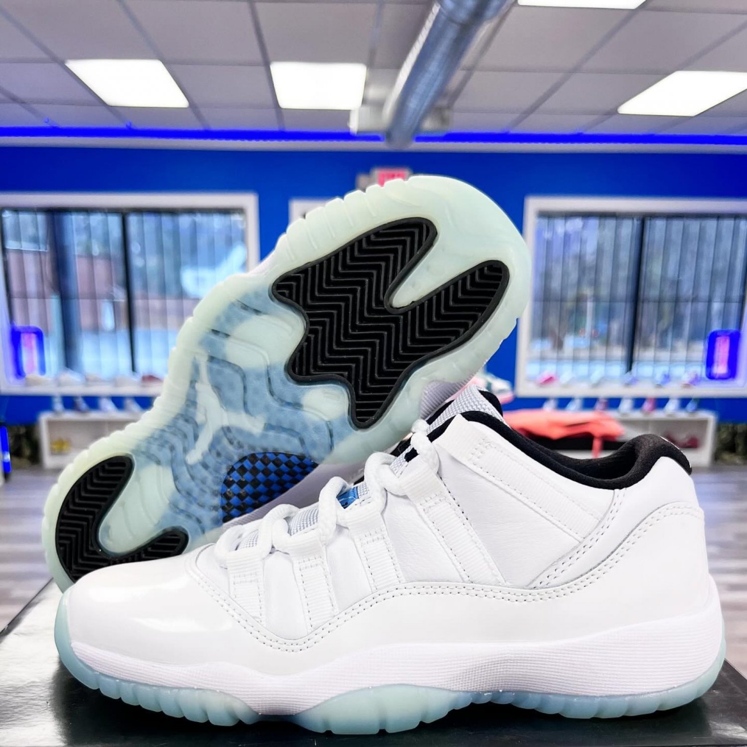 Jordan 11 &acirc;��Legend Blue&acirc;�� Low