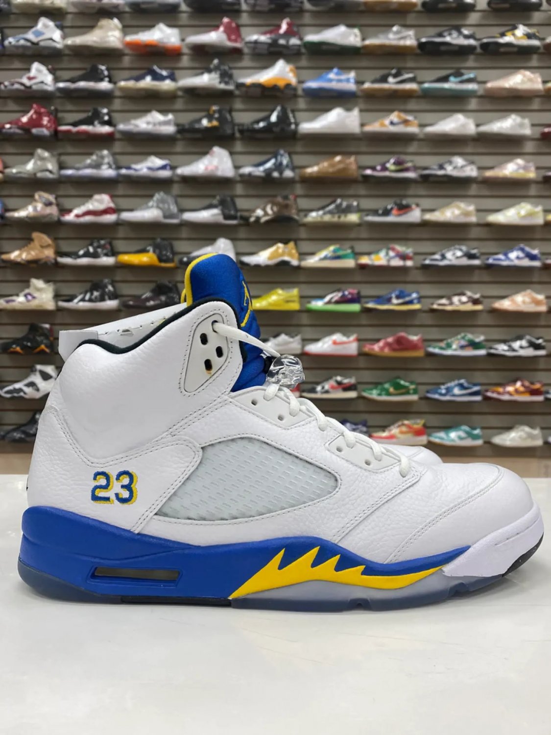Jordan Retro 5 &acirc;��Laney&acirc;��