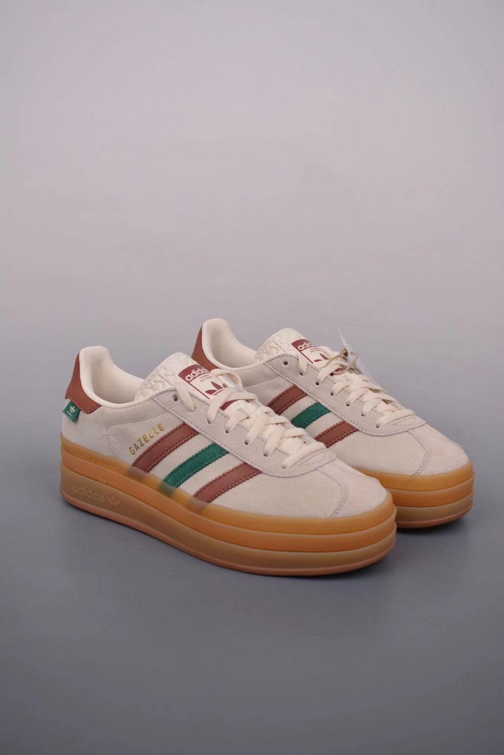 Gazelle Bold Maple Leaf
