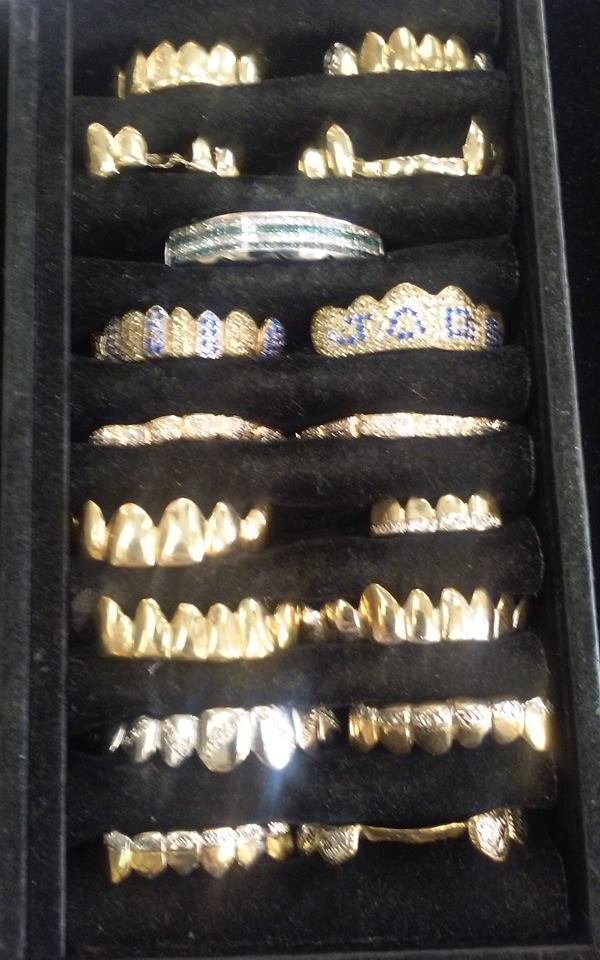 How many do you need of Gold Teeth we have the selections