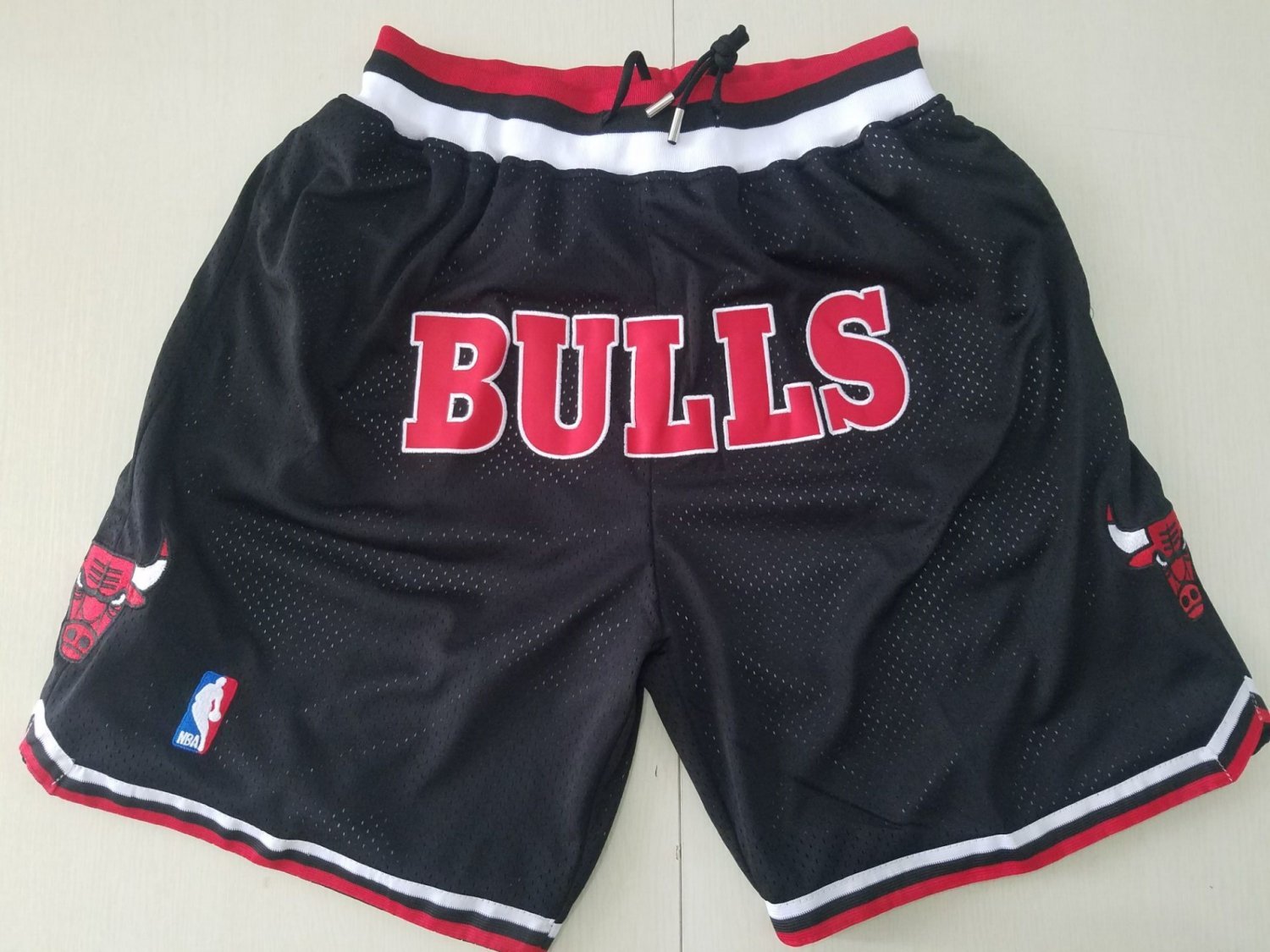 Men's Chicago Bulls Black Throwback Basketball Shorts Embroidered