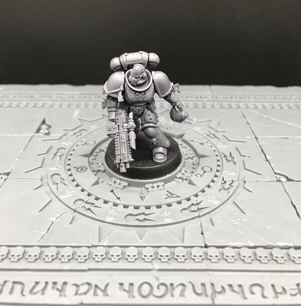 1pcs Lieutenant Primaris Space Marines Veteran Ultramarines Warhammer Resin Models 1/32 scale