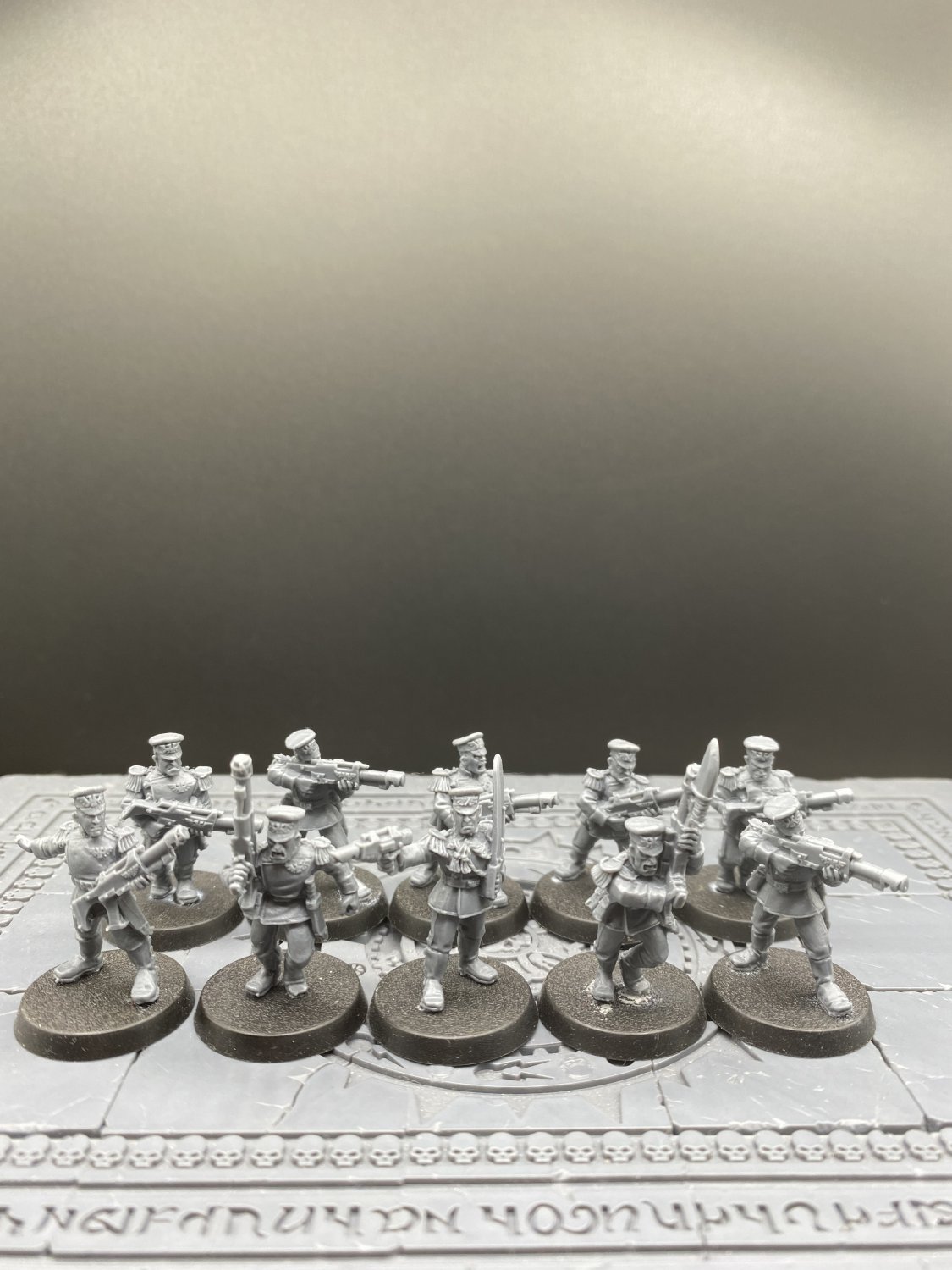 10pcs Mordian Iron Guard Astra Militarum Imperial Guard Warhammer Resin Models 1/32 Action Figures