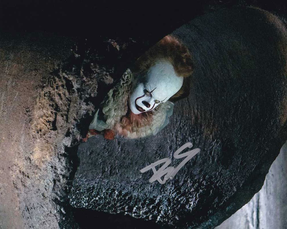 Bill Skarsgård as Pennywise Signed & Mounted 8 x 10" Autographed Photo -(Reprint:1609