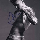 Justin Bieber signed Pop Singer 8 x 10 Mounted Autographed Photograph #5 (Ref 598) Great Gift Idea!