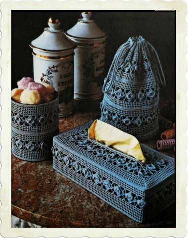Vintage Crochet Pattern : Floral Bath Set (1977)
