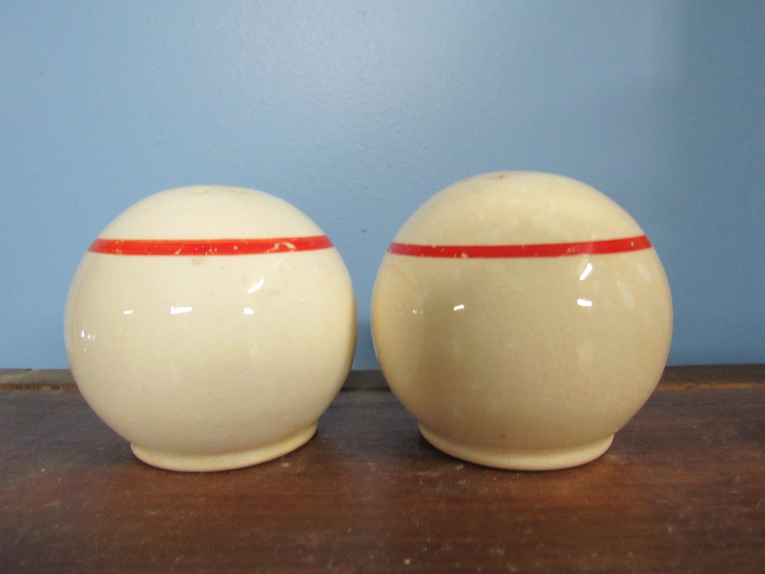 Vintage Round Salt and Pepper Shakers with Oranges